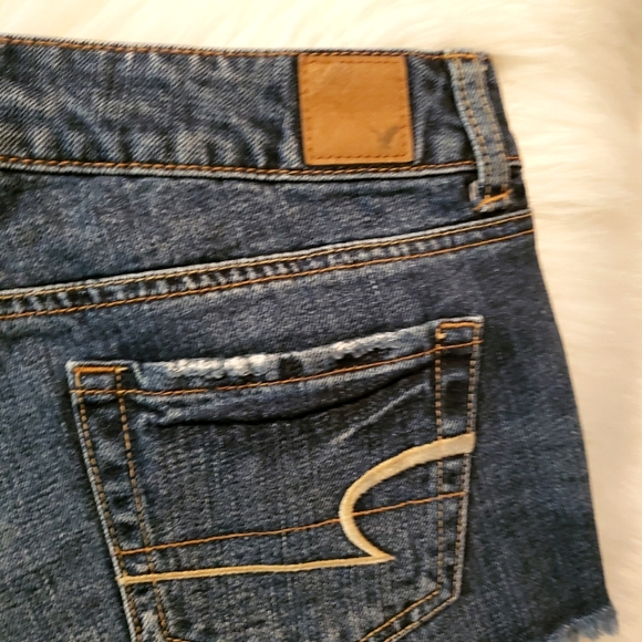 AEO American Eagle Cut Off Raw Hem Exposed Pockets Denim Jean Shorts Size 4 - Picture 6 of 8